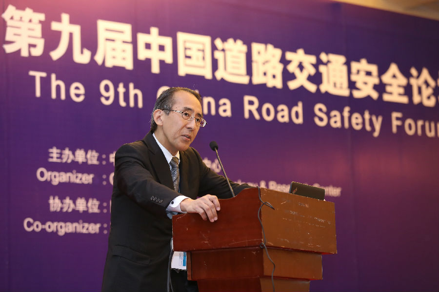 日產(chǎn)汽車公司高橋信彥部長在安全論壇上演講照片.JPG